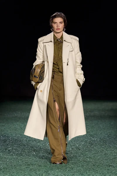 Look 24